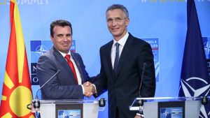 FYROM signs to NATO - TA NEA - TA NEA FYROM signs to NATO