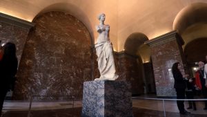 aphrodite-or-venus-of-milos-statue-found-at-the-louvre-museum-in-paris-4k_eybga7u4l__F0000 - TA NEA - TA NEA