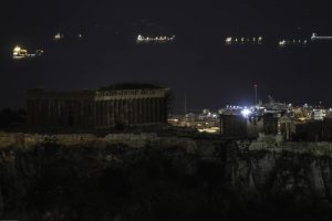 earth-hour-acropolis - TA NEA - TA NEA