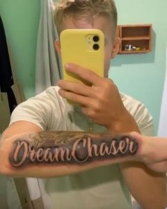 0_PAY-Teenagers-tattoo-video-goes-viral-for-the-wrong-reasons - TA NEA - TA NEA