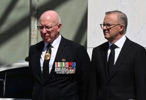 The Prime Minister and Governor - TA NEA - TA NEA
