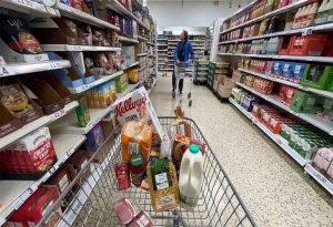 Almost half of Aussies under financial stress this Christmas - TA NEA - TA NEA