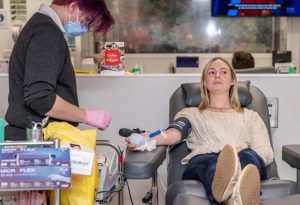 Desperate call for blood donors with 1600 needed every day for next five days - TA NEA - TA NEA