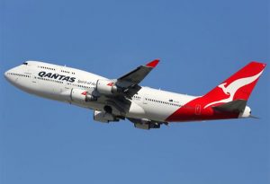 Qantas posts record half - TA NEA - TA NEA