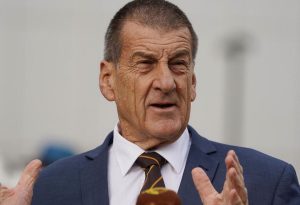 Radical proposal to cut salaries of workers who choose to work from home - TA NEA - TA NEA