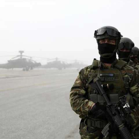Memorandum opens a back door to send Greek troops to Ukraine under the US command