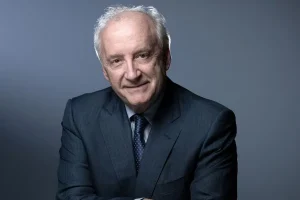 Hubert Védrine - TA NEA - TA NEA