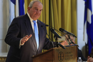 Karamanlis’s explosive warning to Mitsotakis, Gerapetritis, and ELIAMEP