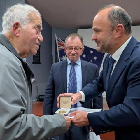 EOKA veteran honoured at 50th Cyprus Federation Conference in Australia