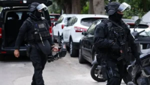 13 Turkish nationals arrested with weapons