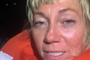 Sneaky - TA NEA - TA NEA