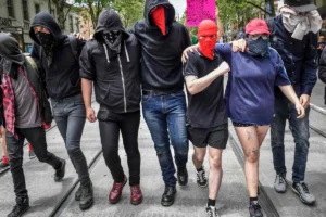 VIC BAN MASKS - TA NEA