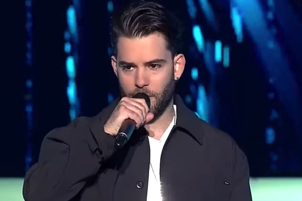 Apostolis Kasparpidis - TA NEA Apostolis Kasparpidis wins over all four coaches on The Voice of Greece