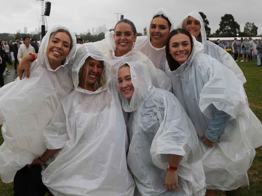 MELB CUP WEATHER - TA NEA