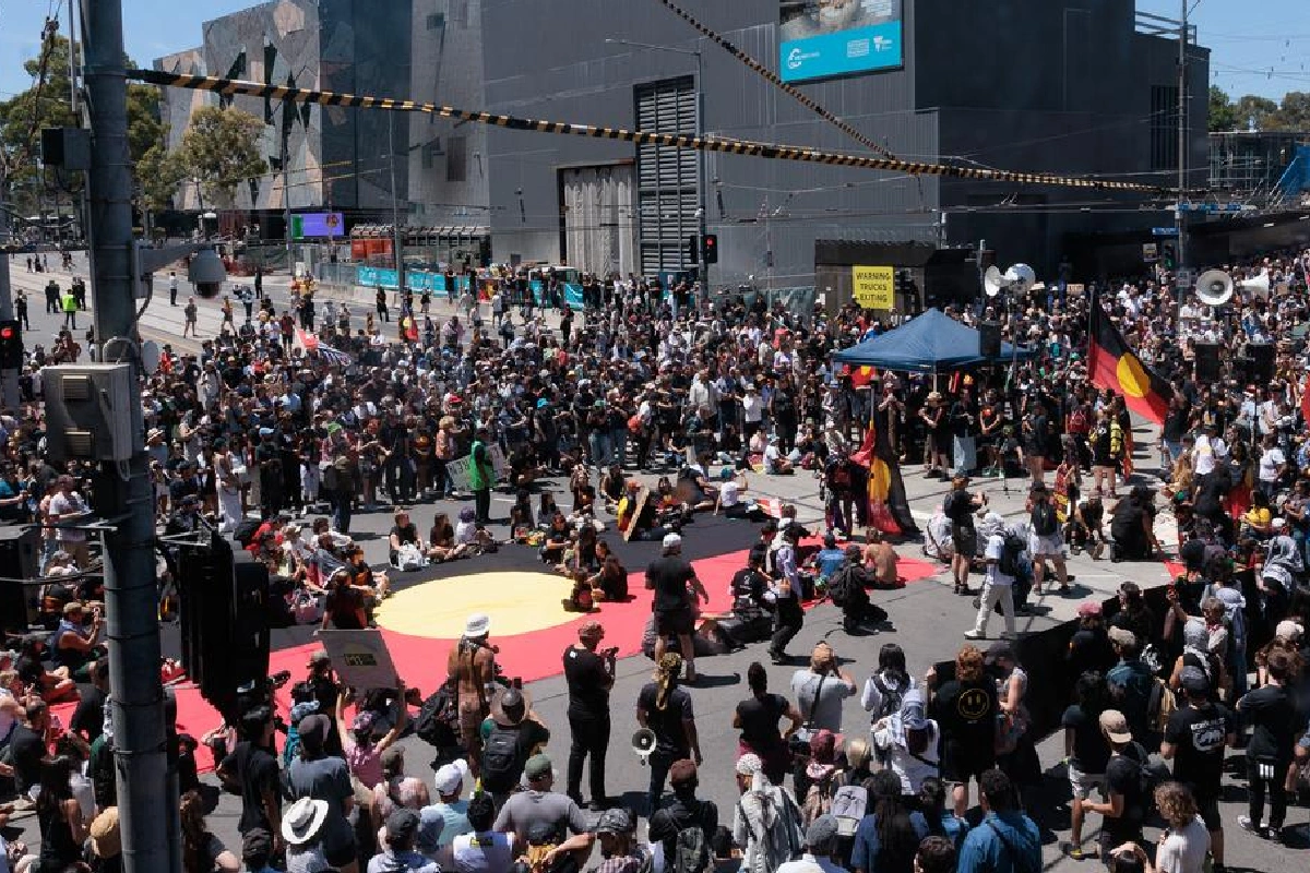 ANTI AUSTRALIA DAY - TA NEA