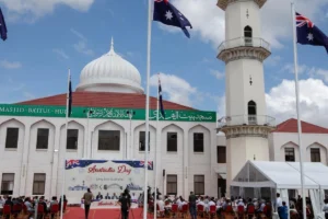 ANTI MUSLIM ATTACKS - TA NEA - TA NEA