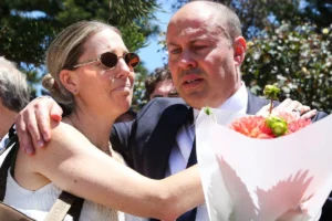 FRYDE - TA NEA - TA NEA