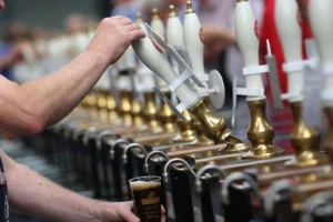 Beer TAX fight - TA NEA - TA NEA